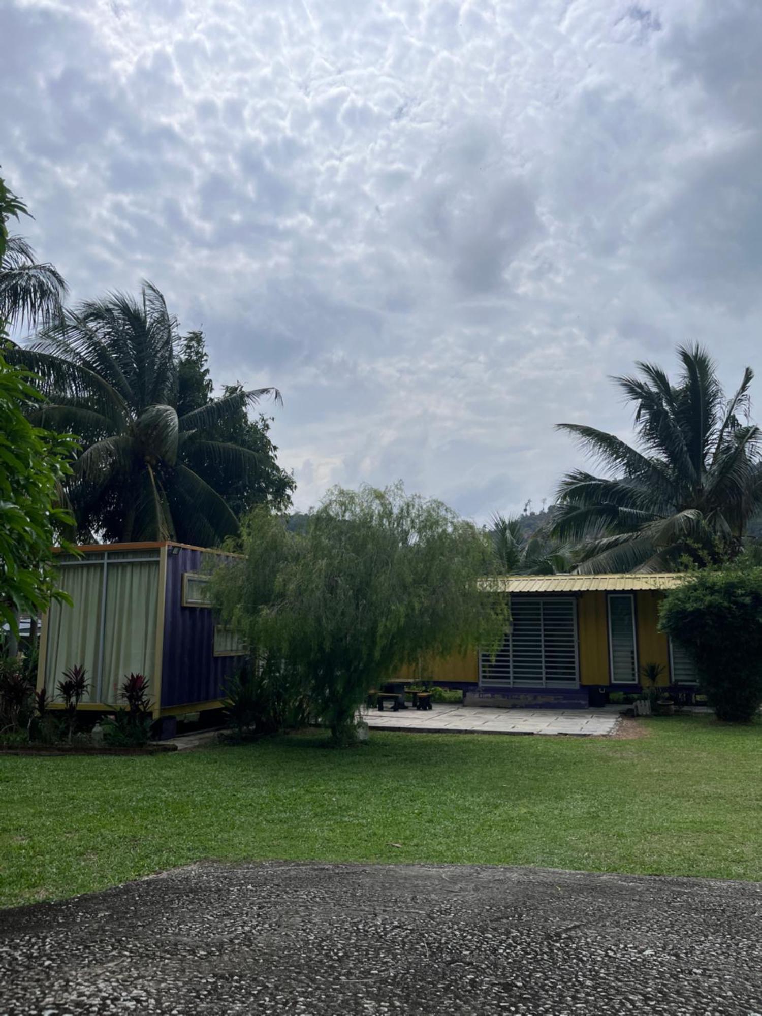 Purple Cube At Lumut Cube Homestay Kontena Екстер'єр фото