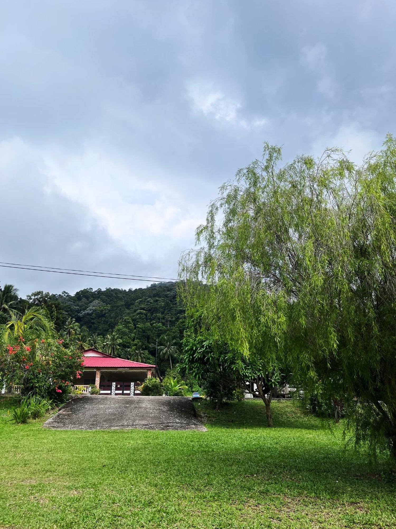 Purple Cube At Lumut Cube Homestay Kontena Екстер'єр фото