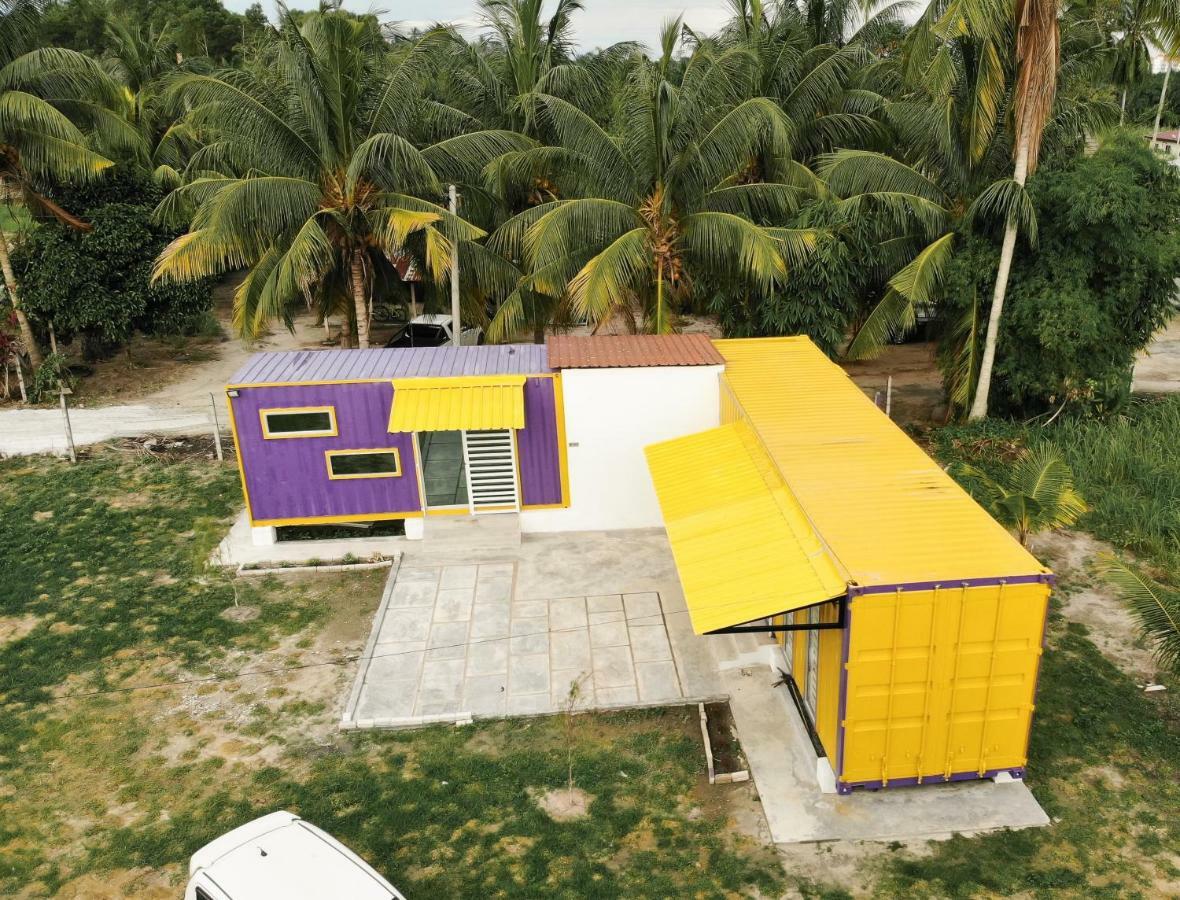 Purple Cube At Lumut Cube Homestay Kontena Екстер'єр фото