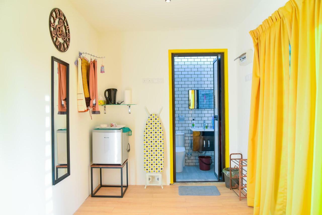Purple Cube At Lumut Cube Homestay Kontena Екстер'єр фото