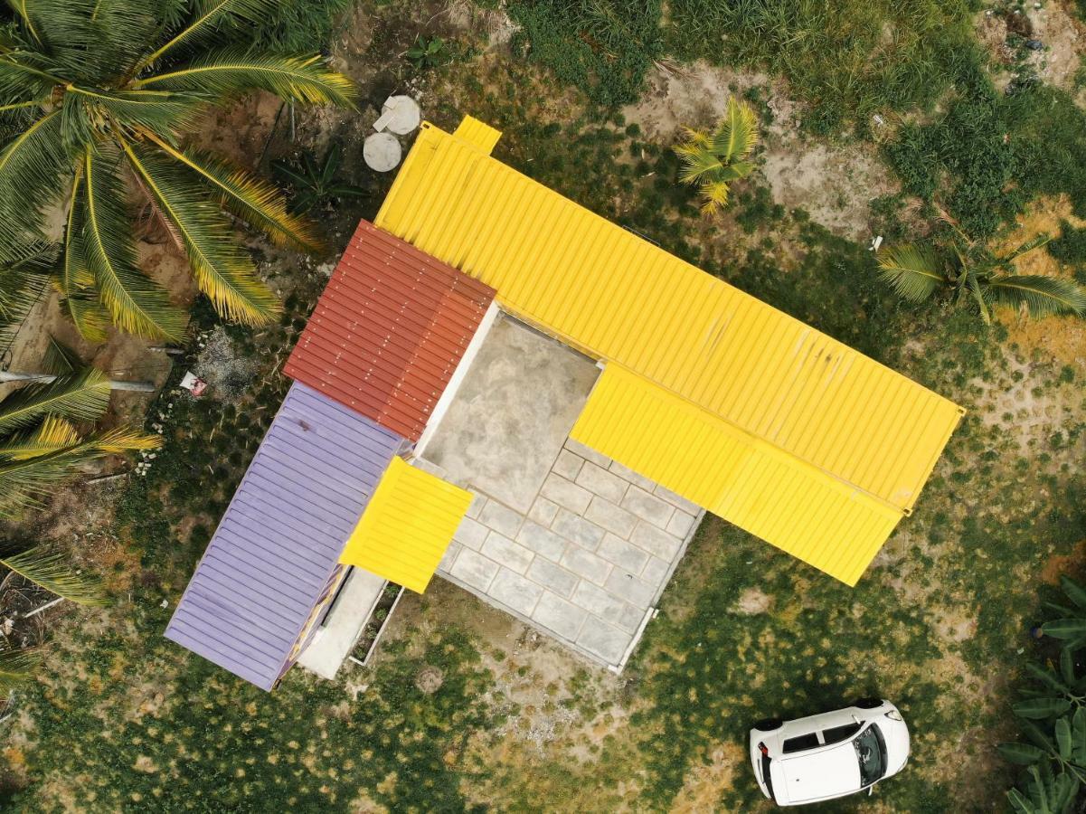 Purple Cube At Lumut Cube Homestay Kontena Екстер'єр фото